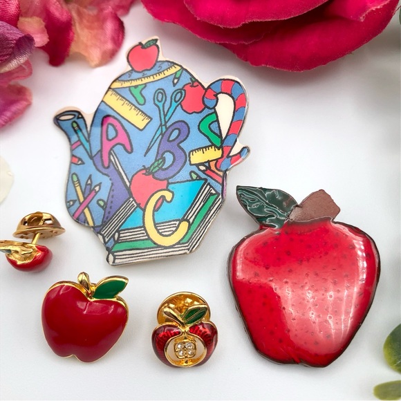 Vintage 5 Piece Apple Brooch Pin Lot Teapot Fruit Food Whimsical Fall Autumn - Picture 1 of 6